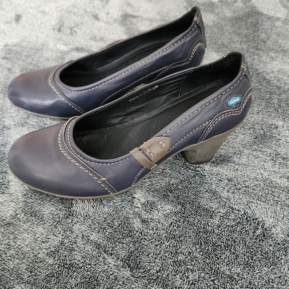 Cloud blue leather pump - Picture 4 of 4